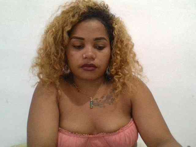 Monica1612 webcam