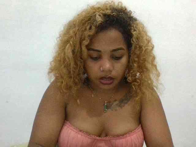 Monica1612 webcam
