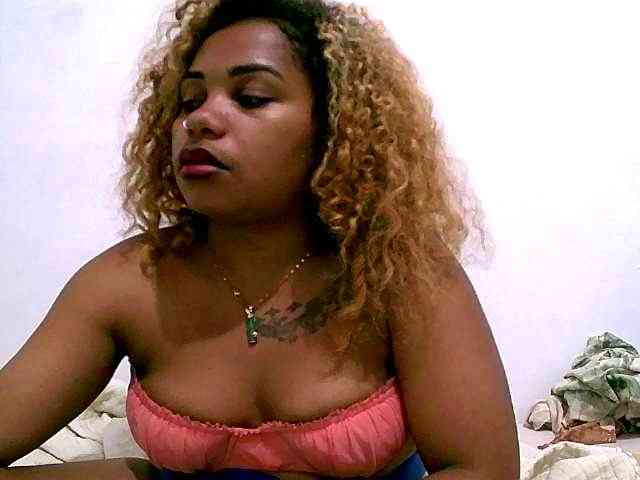 Monica1612 webcam