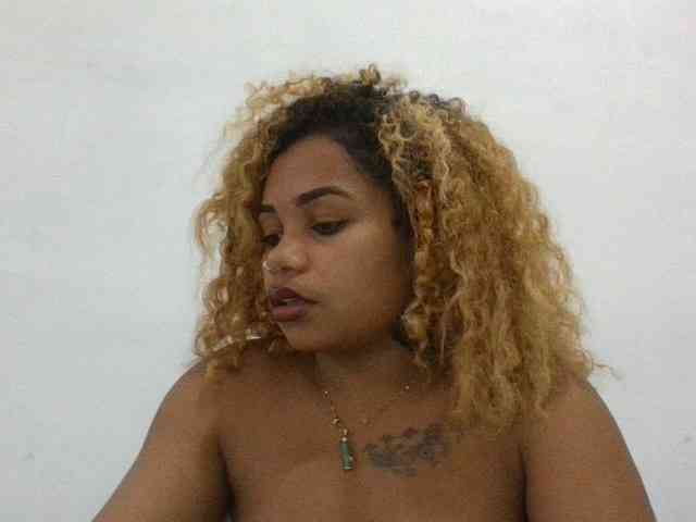 Monica1612 webcam