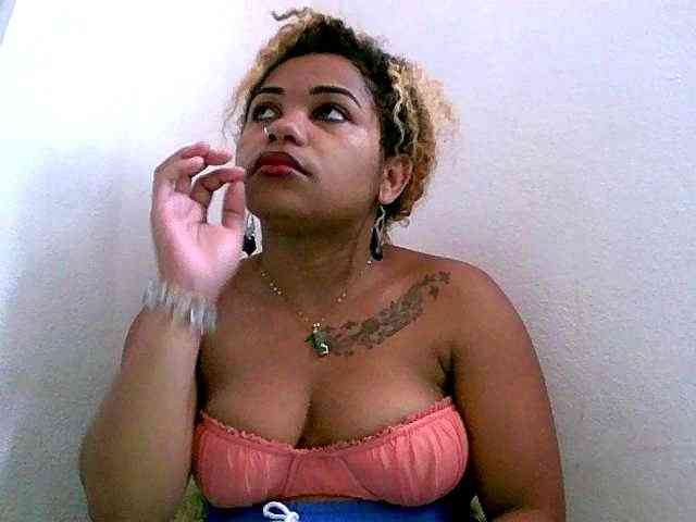 Monica1612 webcam