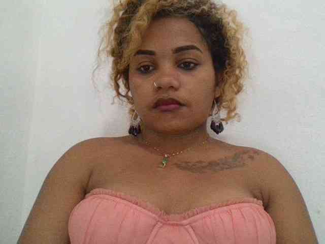 Monica1612 webcam