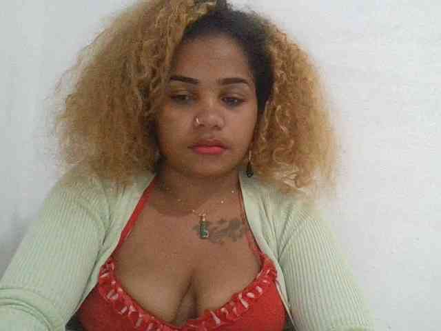 Monica1612 webcam