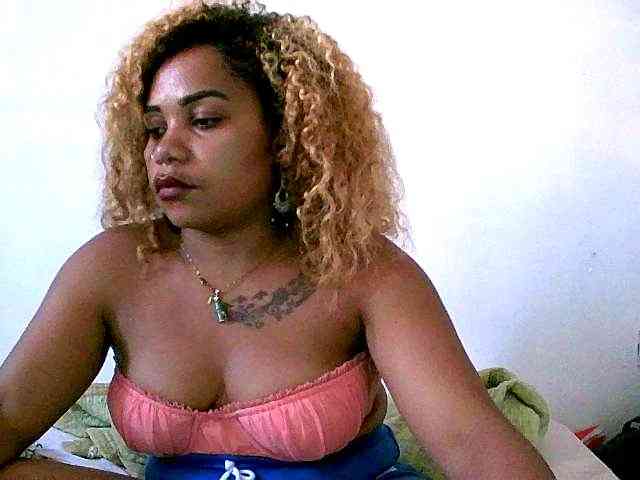 Monica1612 webcam