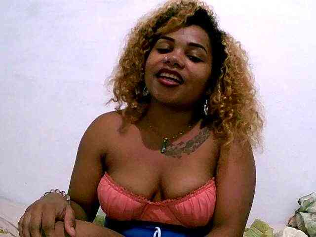 Monica1612 webcam