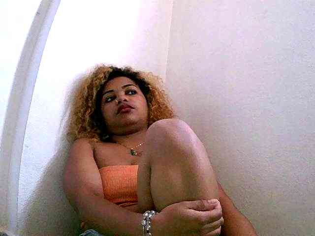 Monica1612 webcam