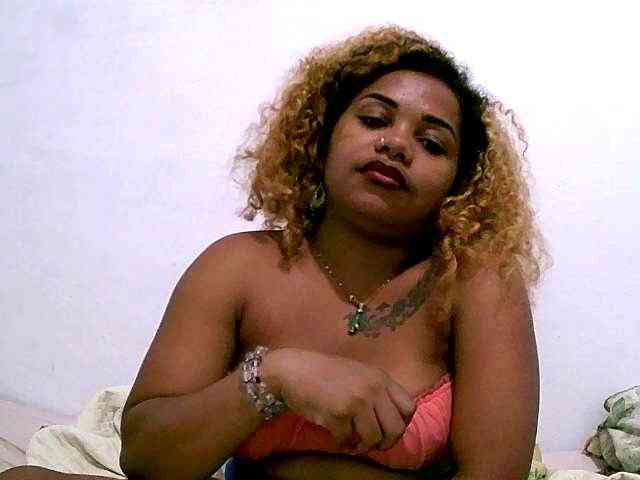 Monica1612 webcam