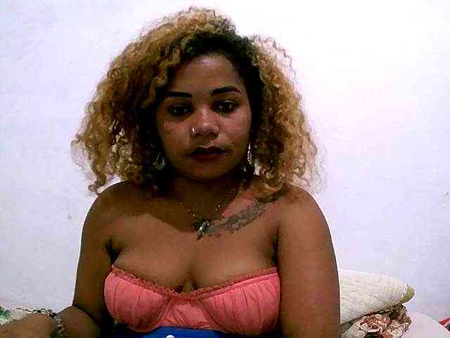 Monica1612 webcam