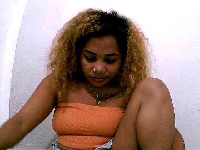 Monica1612 webcam
