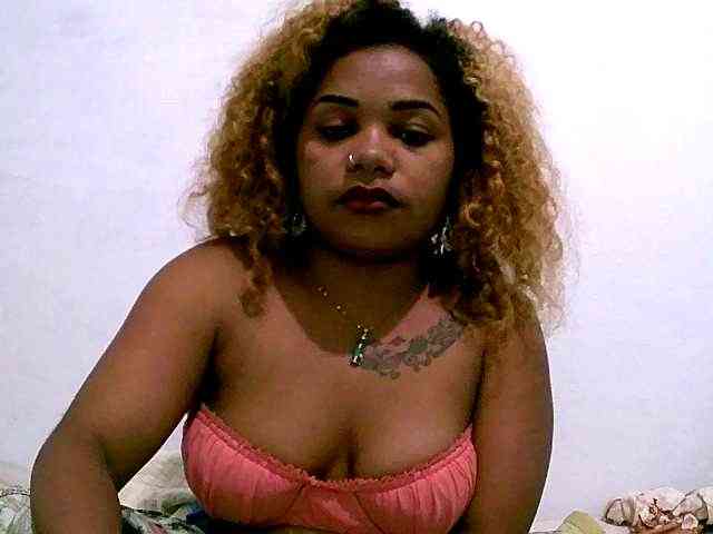 Monica1612 webcam