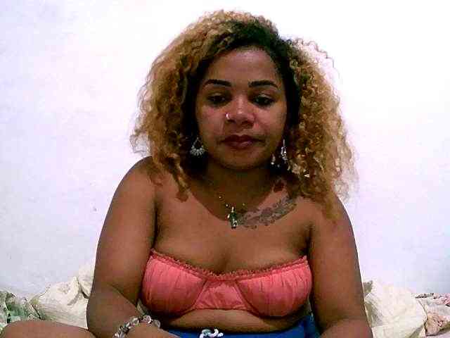 Monica1612 webcam