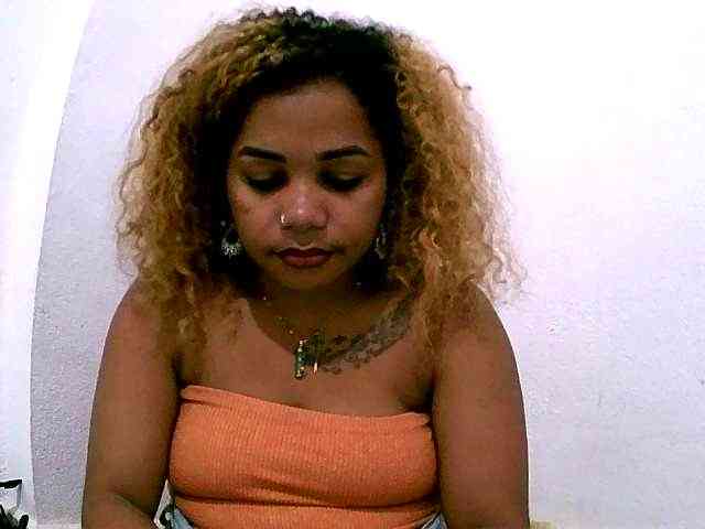 Monica1612 webcam