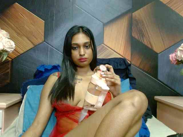 LusciousIndian webcam