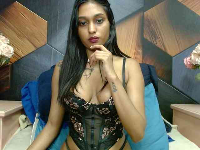 LusciousIndian webcam