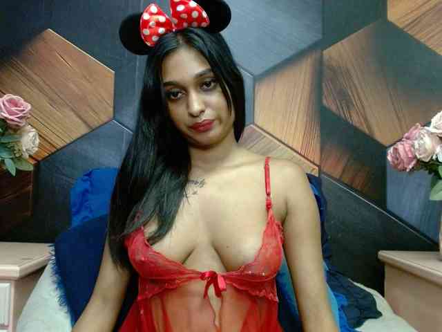 LusciousIndian webcam