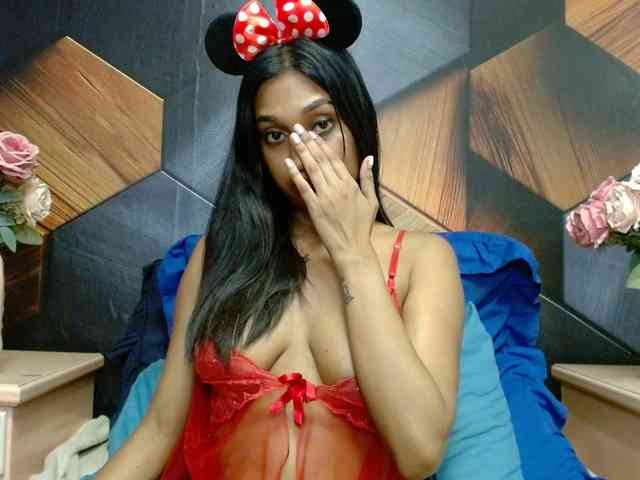 LusciousIndian webcam