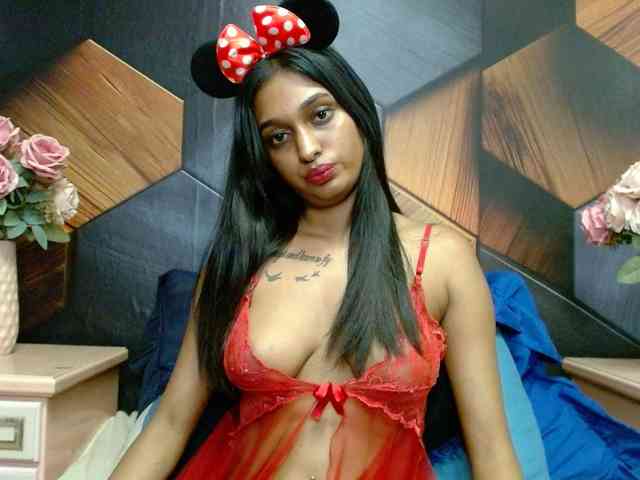 LusciousIndian webcam