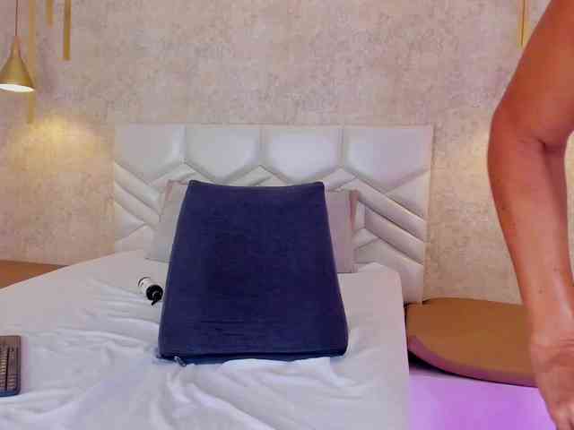 AliciaMonroe webcam