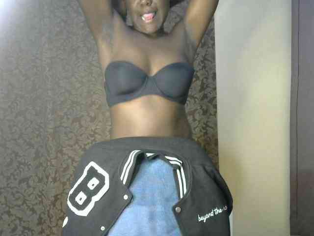 QueenEbony webcam