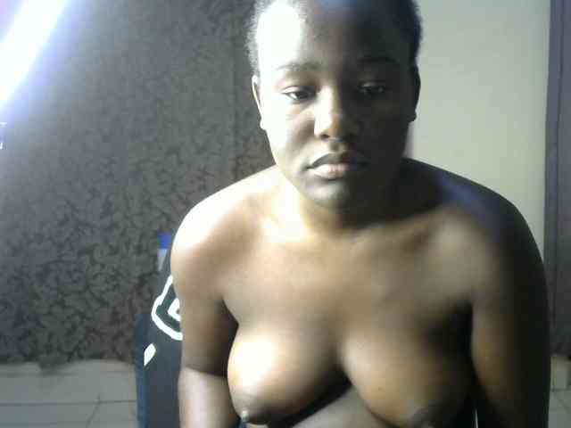 QueenEbony webcam