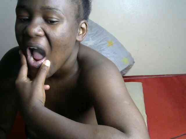 QueenEbony webcam