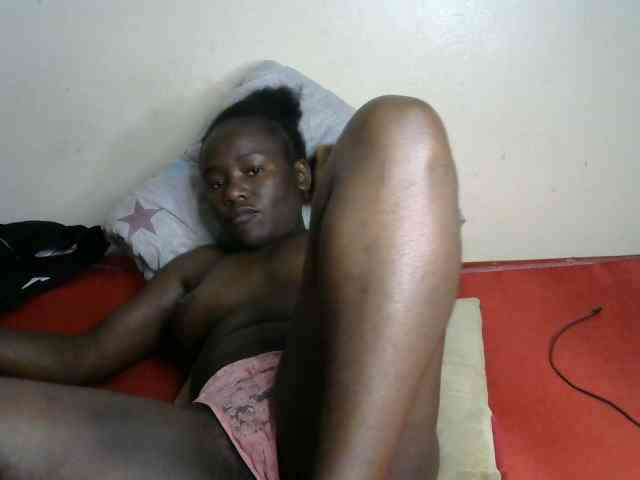 QueenEbony webcam