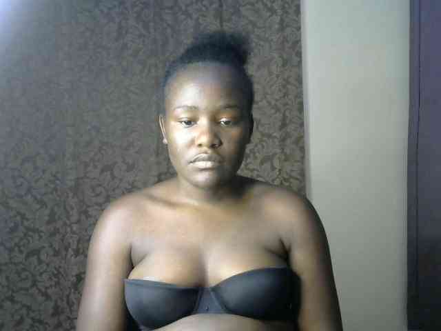 QueenEbony webcam