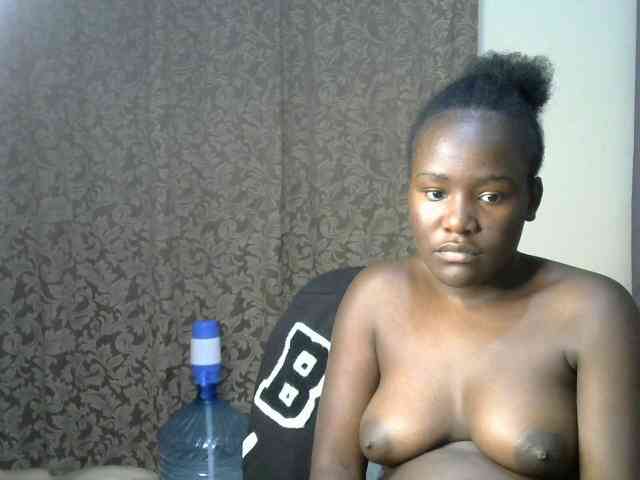 QueenEbony webcam