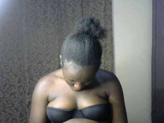 QueenEbony webcam