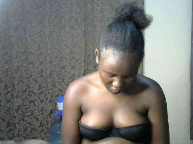 QueenEbony webcam