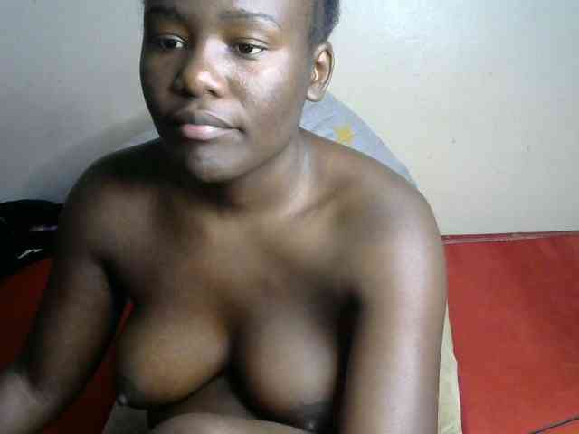 QueenEbony webcam