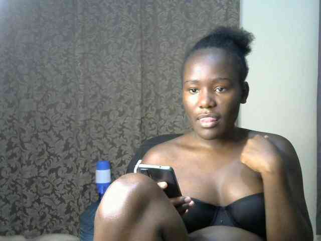 QueenEbony webcam