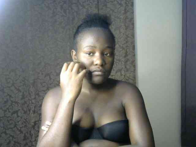 QueenEbony webcam