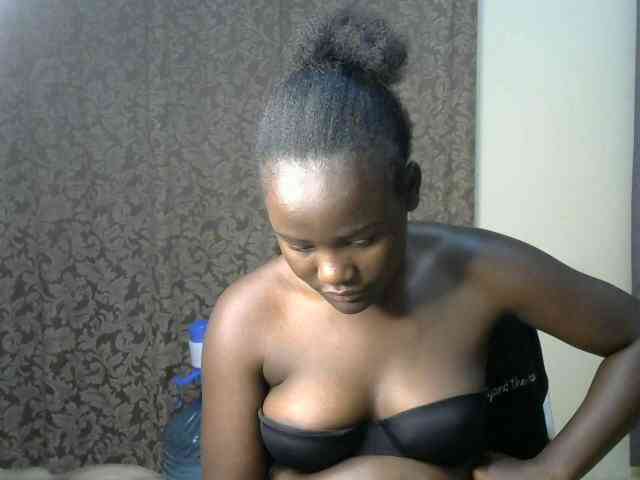 QueenEbony webcam
