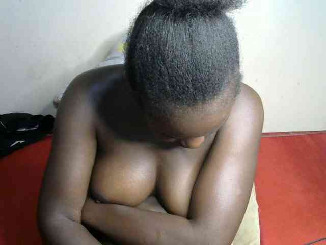 QueenEbony webcam