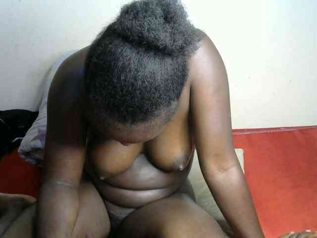 QueenEbony webcam