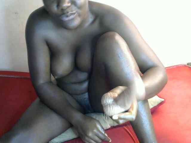 QueenEbony webcam