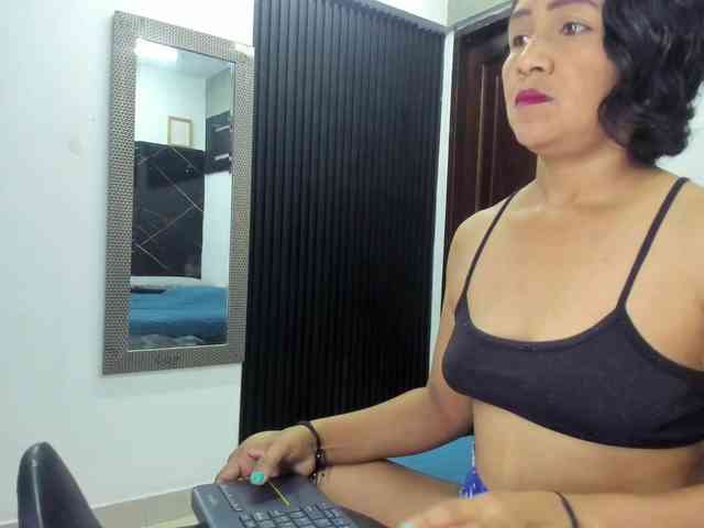 emperatris-23 webcam