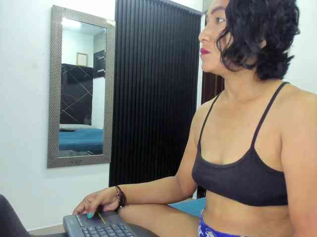 emperatris-23 webcam