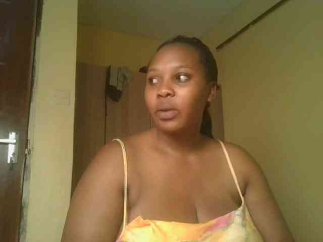 Queenlily25 webcam