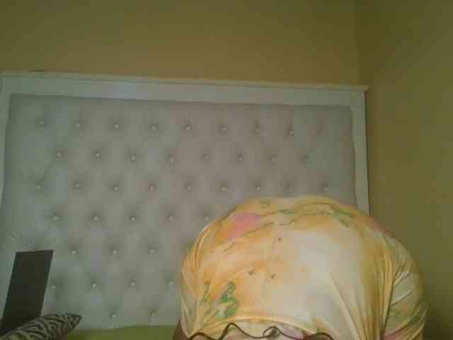 Queenlily25 webcam