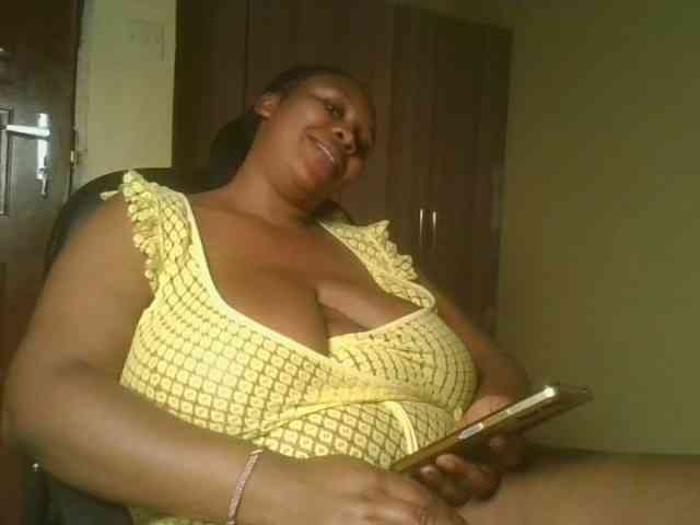 Queenlily25 webcam