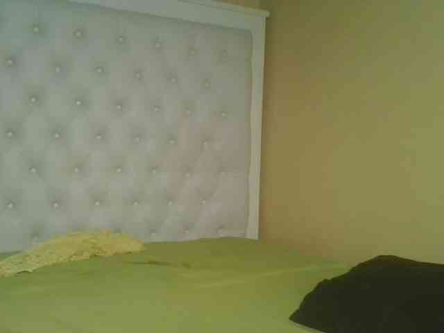 Queenlily25 webcam