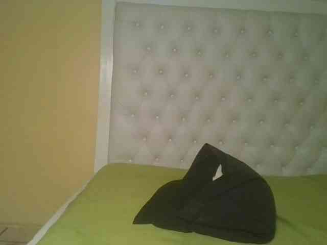 Queenlily25 webcam