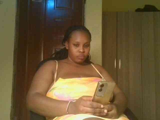 Queenlily25 webcam