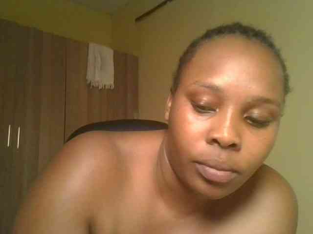 Queenlily25 webcam