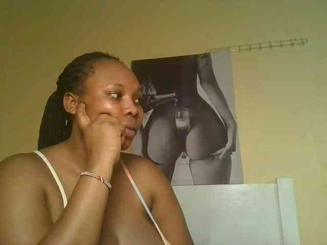Queenlily25 webcam
