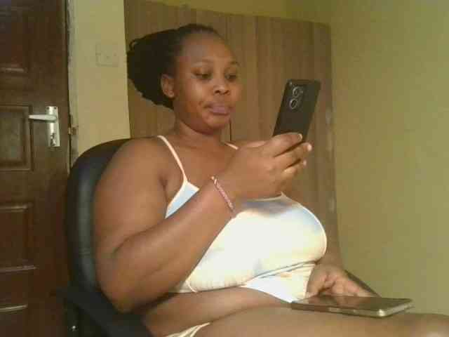 Queenlily25 webcam