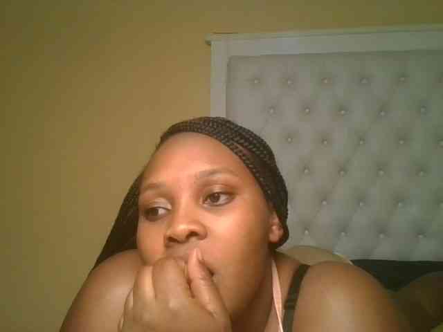 Queenlily25 webcam