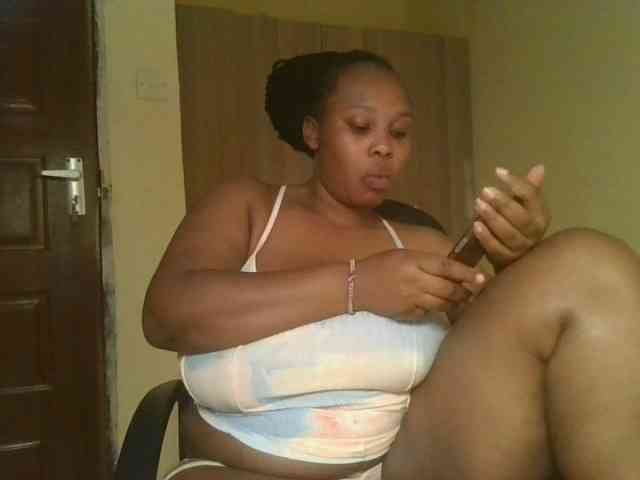 Queenlily25 webcam